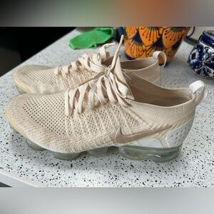 Nike Women's  Air VaporMax Flyknit 2 Size 9.5